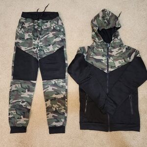 Youth M Medium Camo / Black Hoodie / Pants Set NEW WITHOUT TAGS.